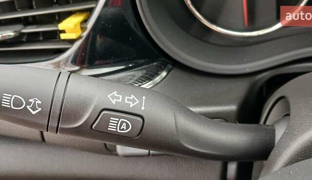 Білий Опель Інсігнія, об'ємом двигуна 1.6 л та пробігом 153 тис. км за 16545 $, фото 154 на Automoto.ua