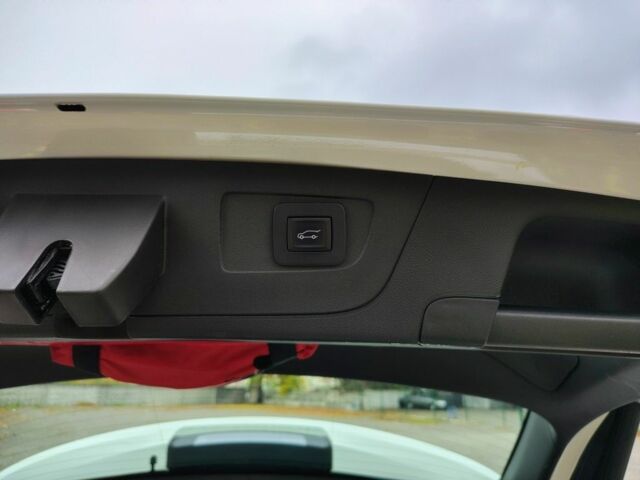 Білий Опель Інсігнія, об'ємом двигуна 2 л та пробігом 245 тис. км за 15100 $, фото 15 на Automoto.ua