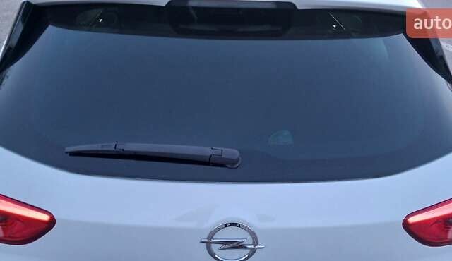 Білий Опель Інсігнія, об'ємом двигуна 1.6 л та пробігом 153 тис. км за 16545 $, фото 27 на Automoto.ua