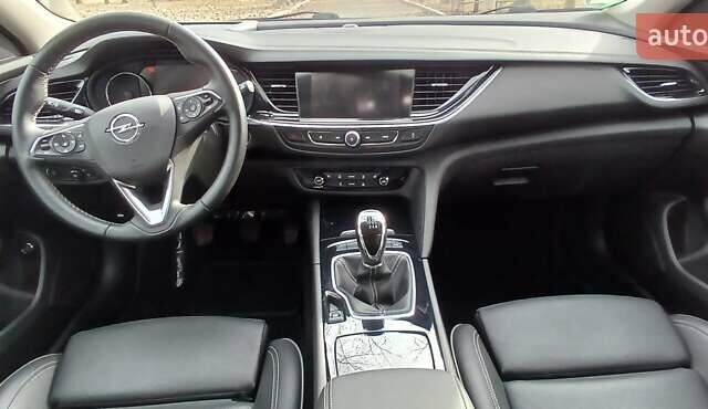 Білий Опель Інсігнія, об'ємом двигуна 1.6 л та пробігом 153 тис. км за 16545 $, фото 149 на Automoto.ua