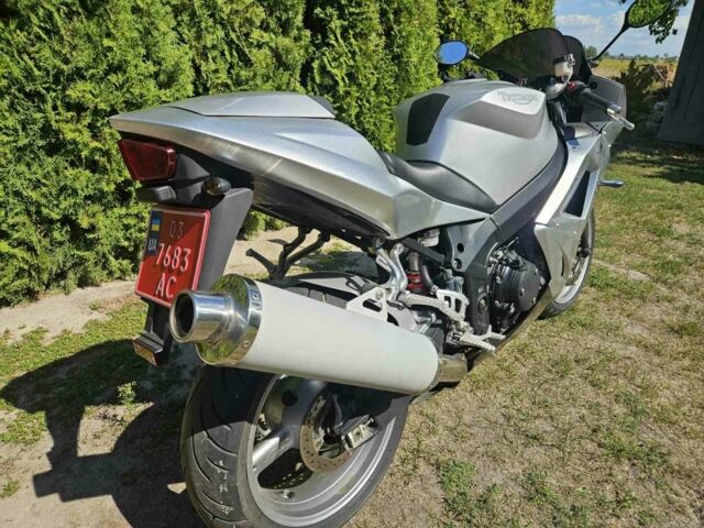 Белый Опель Инсигния, объемом двигателя 2 л и пробегом 225 тыс. км за 13008 $, фото 6 на Automoto.ua