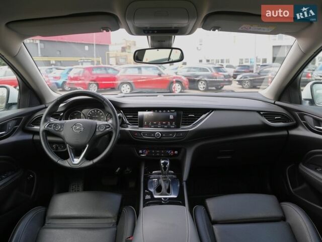 Белый Опель Инсигния, объемом двигателя 2 л и пробегом 240 тыс. км за 15900 $, фото 14 на Automoto.ua