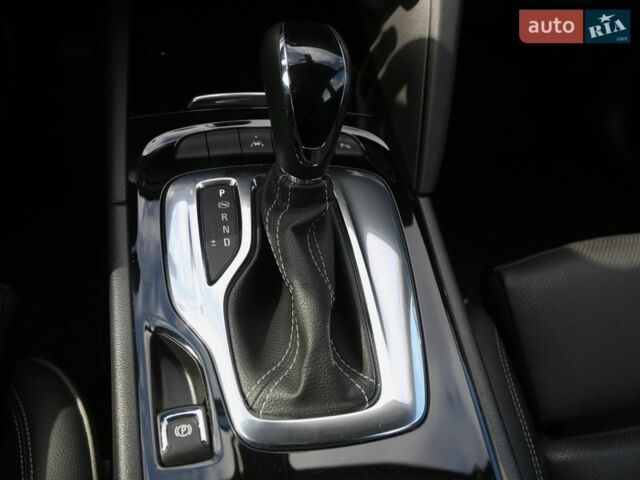 Белый Опель Инсигния, объемом двигателя 2 л и пробегом 240 тыс. км за 15900 $, фото 27 на Automoto.ua