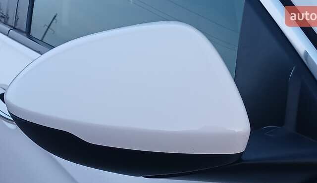 Білий Опель Інсігнія, об'ємом двигуна 1.6 л та пробігом 153 тис. км за 16545 $, фото 42 на Automoto.ua