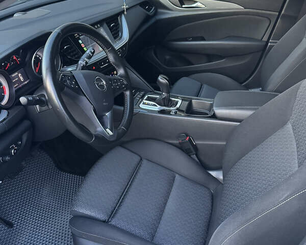 Белый Опель Инсигния, объемом двигателя 1.96 л и пробегом 184 тыс. км за 15600 $, фото 13 на Automoto.ua