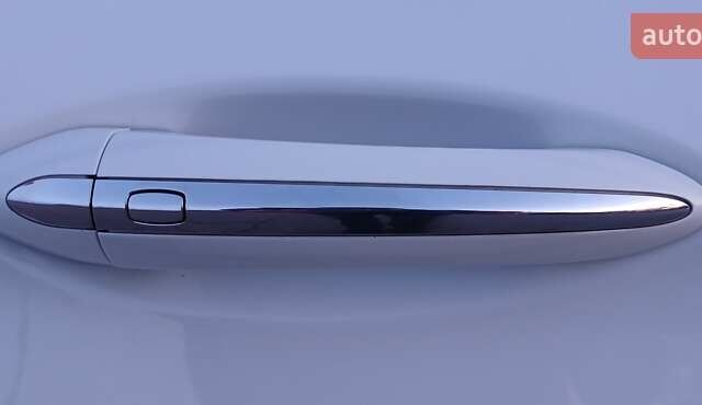 Білий Опель Інсігнія, об'ємом двигуна 1.6 л та пробігом 153 тис. км за 16545 $, фото 82 на Automoto.ua