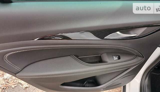 Білий Опель Інсігнія, об'ємом двигуна 1.6 л та пробігом 153 тис. км за 16545 $, фото 133 на Automoto.ua