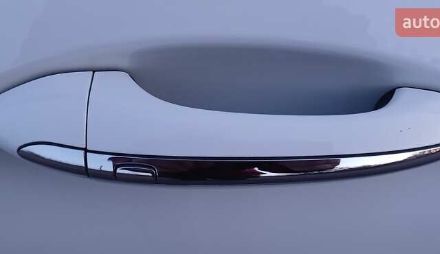 Білий Опель Інсігнія, об'ємом двигуна 1.6 л та пробігом 153 тис. км за 16545 $, фото 83 на Automoto.ua