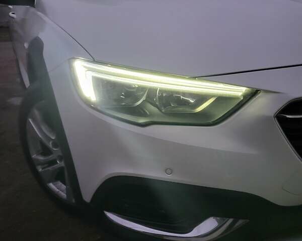 Белый Опель Инсигния, объемом двигателя 2 л и пробегом 231 тыс. км за 15500 $, фото 22 на Automoto.ua