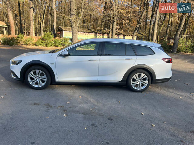 Белый Опель Инсигния, объемом двигателя 2 л и пробегом 227 тыс. км за 15400 $, фото 4 на Automoto.ua