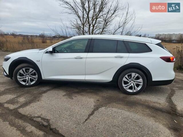 Белый Опель Инсигния, объемом двигателя 2 л и пробегом 231 тыс. км за 15500 $, фото 1 на Automoto.ua