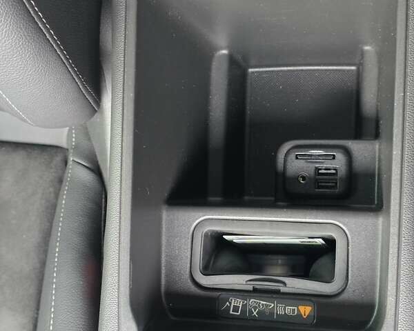 Білий Опель Інсігнія, об'ємом двигуна 2 л та пробігом 225 тис. км за 16500 $, фото 18 на Automoto.ua