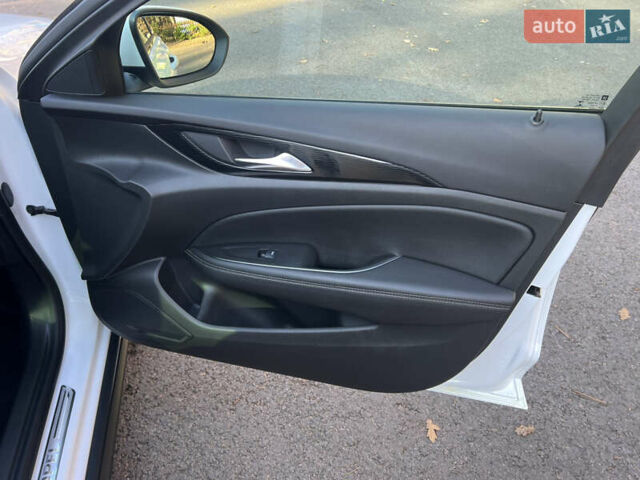 Белый Опель Инсигния, объемом двигателя 2 л и пробегом 227 тыс. км за 15400 $, фото 24 на Automoto.ua