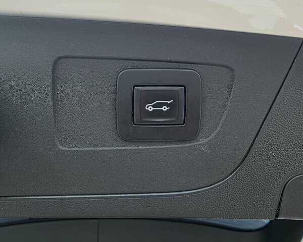 Білий Опель Інсігнія, об'ємом двигуна 2 л та пробігом 225 тис. км за 16500 $, фото 35 на Automoto.ua