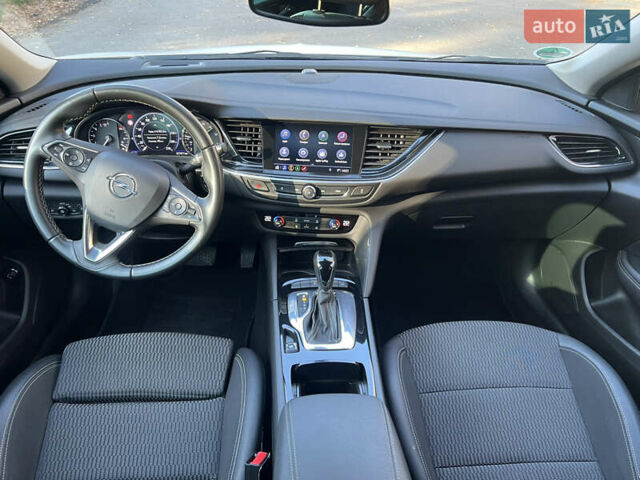 Белый Опель Инсигния, объемом двигателя 2 л и пробегом 227 тыс. км за 15400 $, фото 16 на Automoto.ua