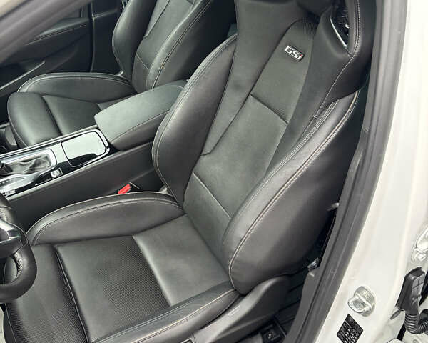 Білий Опель Інсігнія, об'ємом двигуна 1.96 л та пробігом 209 тис. км за 22000 $, фото 14 на Automoto.ua