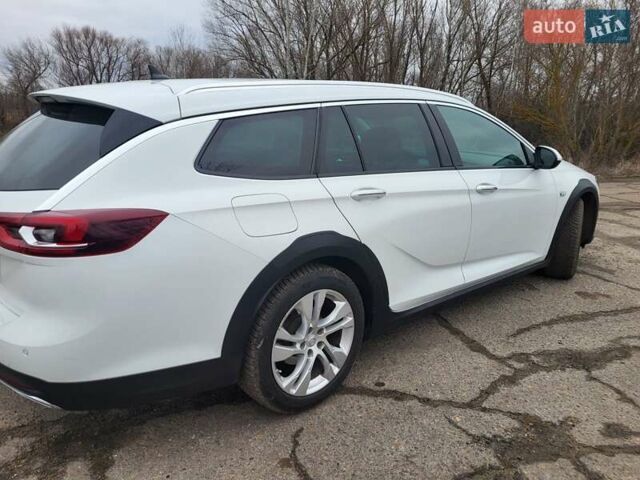 Белый Опель Инсигния, объемом двигателя 2 л и пробегом 231 тыс. км за 15500 $, фото 3 на Automoto.ua