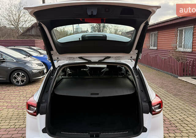 Белый Опель Инсигния, объемом двигателя 1.96 л и пробегом 149 тыс. км за 15900 $, фото 33 на Automoto.ua