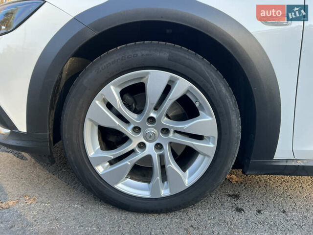 Белый Опель Инсигния, объемом двигателя 2 л и пробегом 227 тыс. км за 15400 $, фото 11 на Automoto.ua