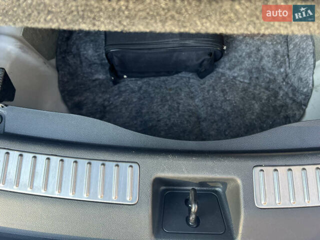 Белый Опель Инсигния, объемом двигателя 2 л и пробегом 227 тыс. км за 15400 $, фото 19 на Automoto.ua