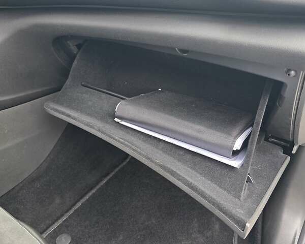 Білий Опель Інсігнія, об'ємом двигуна 2 л та пробігом 225 тис. км за 16500 $, фото 46 на Automoto.ua