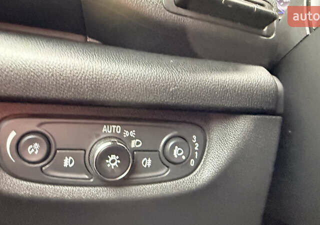 Белый Опель Инсигния, объемом двигателя 1.96 л и пробегом 149 тыс. км за 15900 $, фото 76 на Automoto.ua