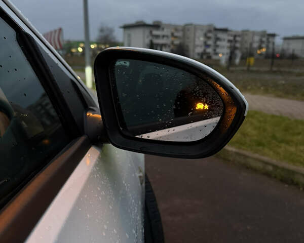 Белый Опель Инсигния, объемом двигателя 2 л и пробегом 178 тыс. км за 14000 $, фото 6 на Automoto.ua