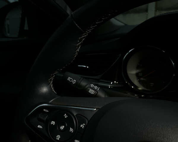 Белый Опель Инсигния, объемом двигателя 2 л и пробегом 178 тыс. км за 14000 $, фото 7 на Automoto.ua