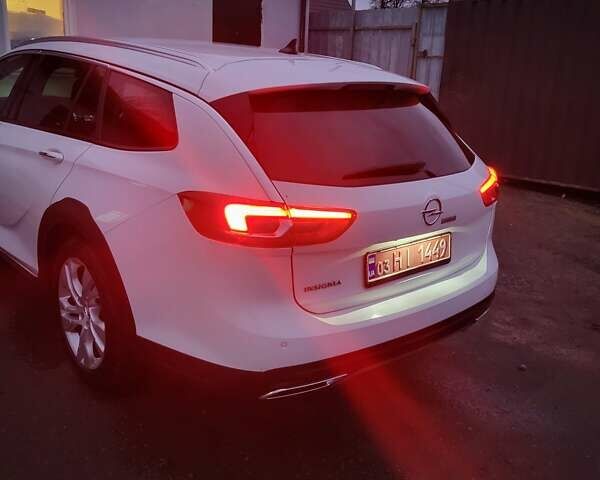 Белый Опель Инсигния, объемом двигателя 2 л и пробегом 231 тыс. км за 15500 $, фото 23 на Automoto.ua