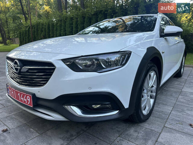 Белый Опель Инсигния, объемом двигателя 2 л и пробегом 220 тыс. км за 15700 $, фото 2 на Automoto.ua