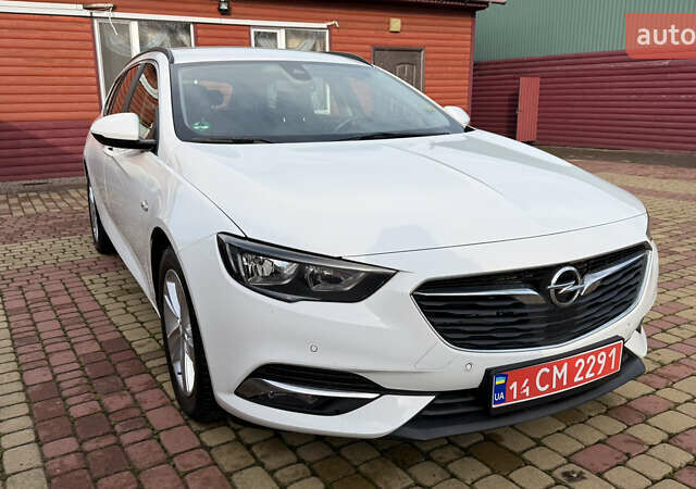 Белый Опель Инсигния, объемом двигателя 1.96 л и пробегом 149 тыс. км за 15900 $, фото 3 на Automoto.ua