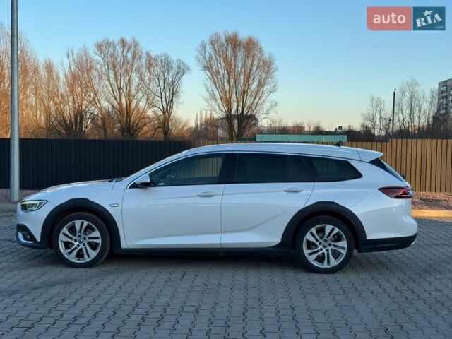 Белый Опель Инсигния, объемом двигателя 2 л и пробегом 223 тыс. км за 16100 $, фото 3 на Automoto.ua