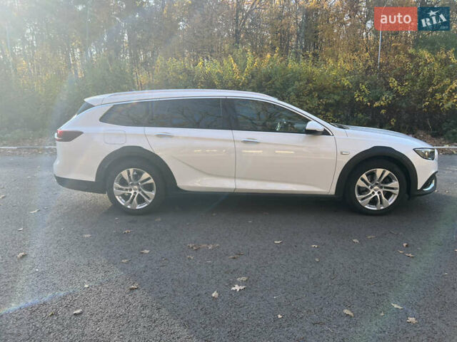 Белый Опель Инсигния, объемом двигателя 2 л и пробегом 227 тыс. км за 15400 $, фото 9 на Automoto.ua