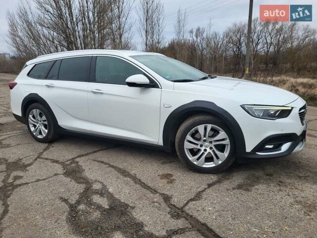 Белый Опель Инсигния, объемом двигателя 2 л и пробегом 231 тыс. км за 15500 $, фото 4 на Automoto.ua