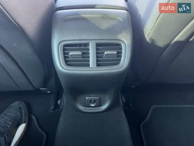 Белый Опель Инсигния, объемом двигателя 2 л и пробегом 227 тыс. км за 15400 $, фото 17 на Automoto.ua