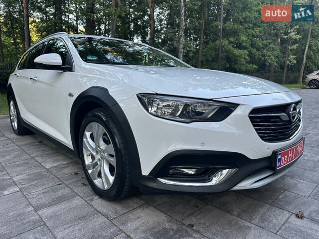Белый Опель Инсигния, объемом двигателя 2 л и пробегом 220 тыс. км за 15700 $, фото 3 на Automoto.ua