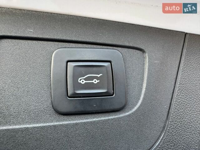 Белый Опель Инсигния, объемом двигателя 2 л и пробегом 223 тыс. км за 16100 $, фото 29 на Automoto.ua