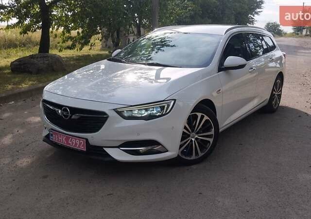 Белый Опель Инсигния, объемом двигателя 0 л и пробегом 182 тыс. км за 15600 $, фото 2 на Automoto.ua