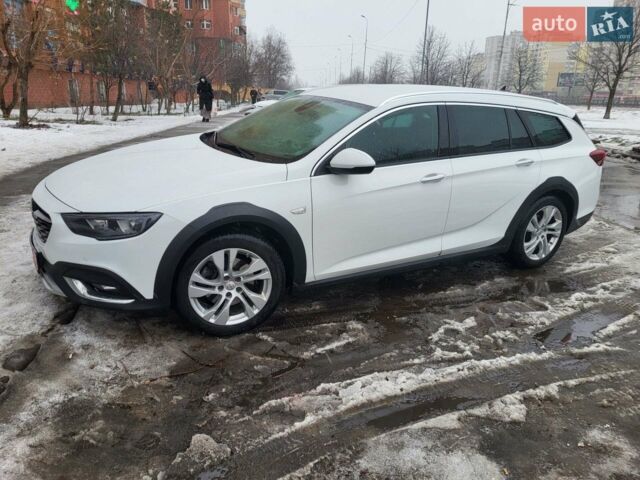 Білий Опель Інсігнія, об'ємом двигуна 2 л та пробігом 231 тис. км за 15000 $, фото 2 на Automoto.ua
