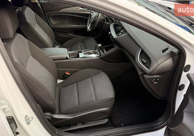 Белый Опель Инсигния, объемом двигателя 1.96 л и пробегом 149 тыс. км за 15900 $, фото 28 на Automoto.ua