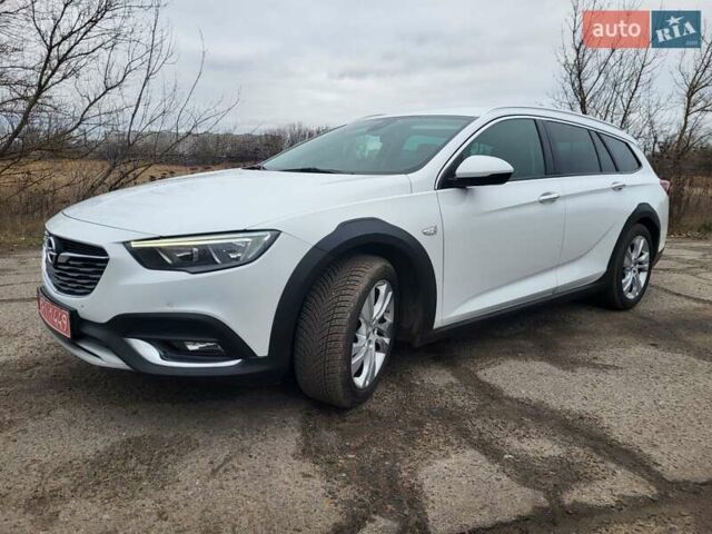 Белый Опель Инсигния, объемом двигателя 2 л и пробегом 231 тыс. км за 15500 $, фото 2 на Automoto.ua