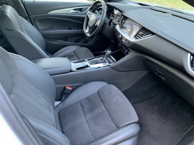 Белый Опель Инсигния, объемом двигателя 2 л и пробегом 189 тыс. км за 18600 $, фото 13 на Automoto.ua