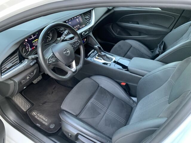 Белый Опель Инсигния, объемом двигателя 2 л и пробегом 189 тыс. км за 18600 $, фото 12 на Automoto.ua