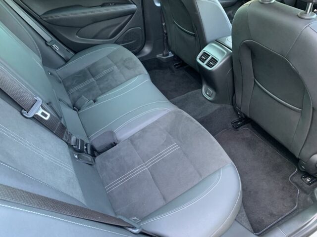 Белый Опель Инсигния, объемом двигателя 2 л и пробегом 189 тыс. км за 18600 $, фото 14 на Automoto.ua