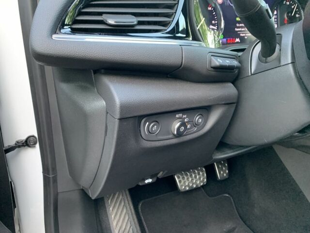 Белый Опель Инсигния, объемом двигателя 2 л и пробегом 189 тыс. км за 18600 $, фото 19 на Automoto.ua