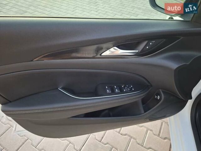 Белый Опель Инсигния, объемом двигателя 1.96 л и пробегом 193 тыс. км за 17999 $, фото 33 на Automoto.ua