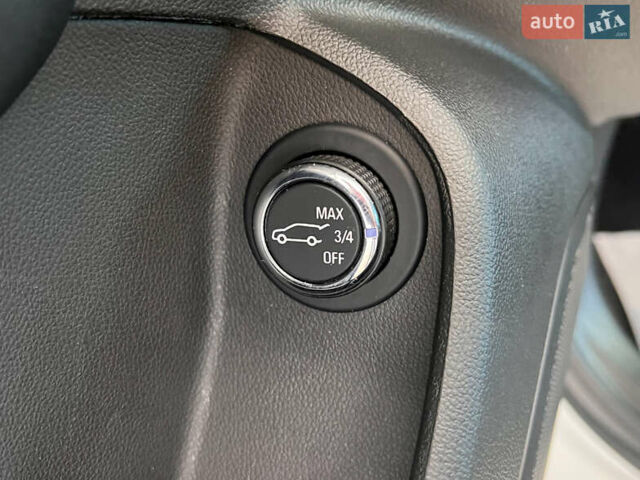 Білий Опель Інсігнія, об'ємом двигуна 1.96 л та пробігом 145 тис. км за 19750 $, фото 29 на Automoto.ua