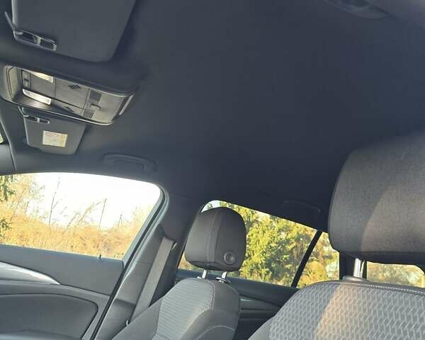 Белый Опель Инсигния, объемом двигателя 2 л и пробегом 153 тыс. км за 16800 $, фото 28 на Automoto.ua