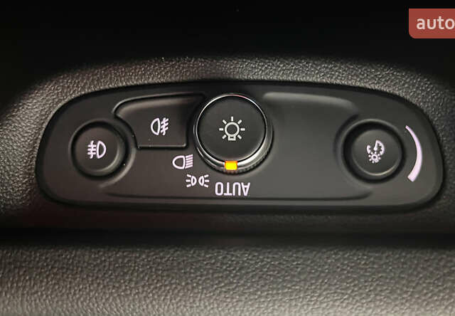 Білий Опель Інсігнія, об'ємом двигуна 1.96 л та пробігом 145 тис. км за 19750 $, фото 20 на Automoto.ua