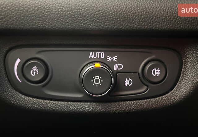 Белый Опель Инсигния, объемом двигателя 1.96 л и пробегом 145 тыс. км за 19750 $, фото 17 на Automoto.ua